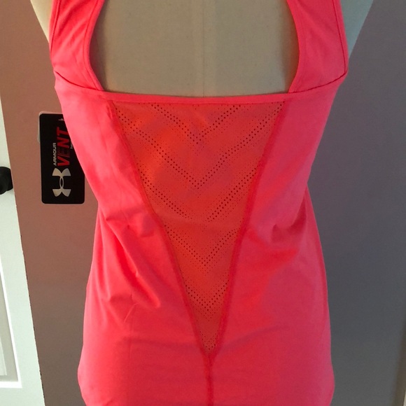 Workout top - Picture 4 of 6